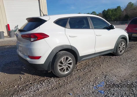 2017 Hyundai Tucson Se z USA, uszkodzony, nr VIN KM8J23A42HU461671